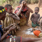 nw_hadza-women-children_tz